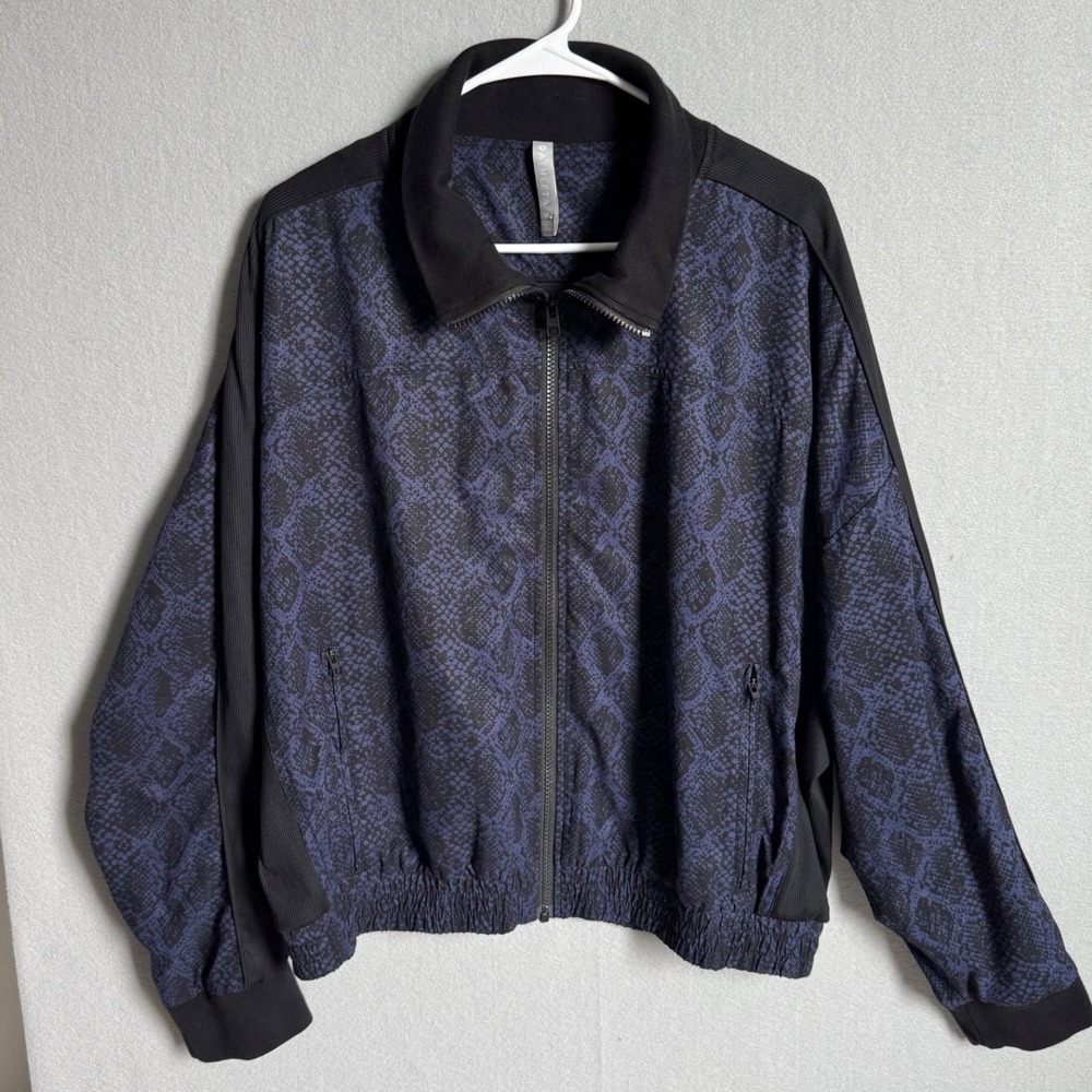 Athleta Brooklyn Bomber Track Jacket Womens XL Blue Python Print Full Zip Coat